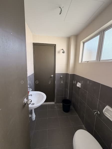 2-storey Terraced House for Sale in Bandar Baru Nilai (Nilai) - Ong Jia Hui - Bathroom - PropertyGuru.com.my