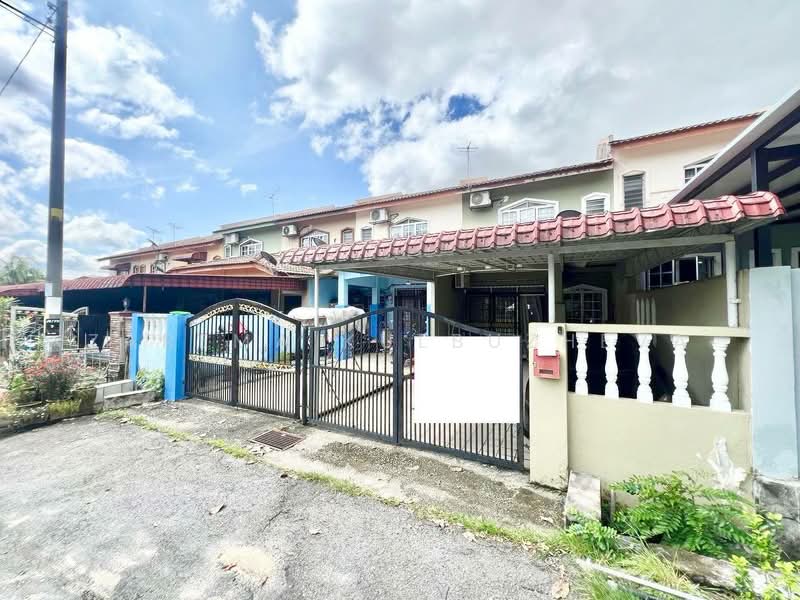 2-storey Terraced House for Sale in Semenyih (Selangor) - Zarema Kulbuzheva - Exterior - PropertyGuru.com.my