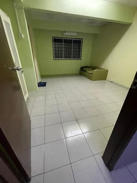 2.5-storey Terraced House for Sale in Rawang (Selangor) - Syamsul Ilham - Living Room - PropertyGuru.com.my