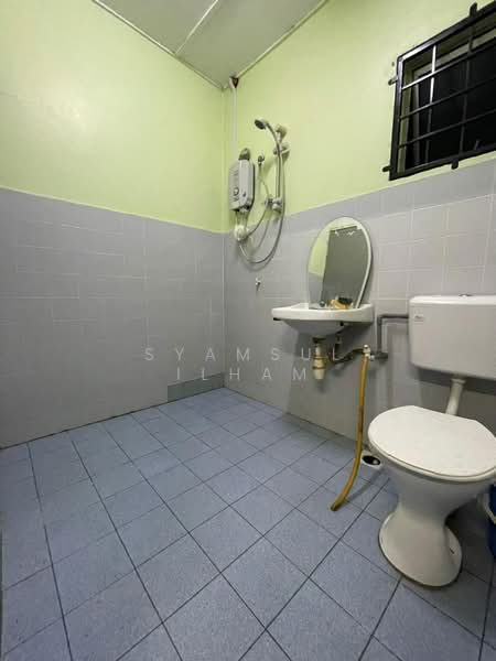 2.5-storey Terraced House for Sale in Rawang (Selangor) - Syamsul Ilham - Bathroom - PropertyGuru.com.my