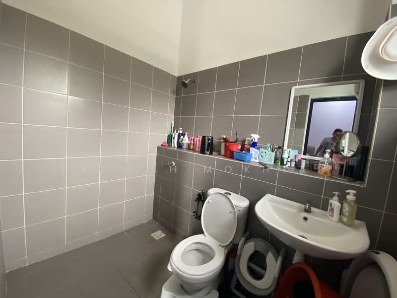 2-storey Terraced House for Sale in Meru (Klang) - Najihah Mokhtar - Bathroom - PropertyGuru.com.my