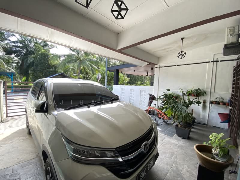 1-storey Terraced House for Sale in Kapar (Selangor) - Najihah Mokhtar - Exterior - PropertyGuru.com.my