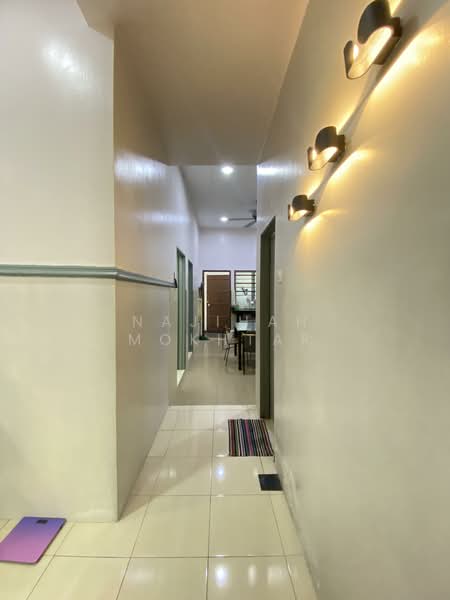 1-storey Terraced House for Sale in Kapar (Selangor) - Najihah Mokhtar - Corridor - PropertyGuru.com.my