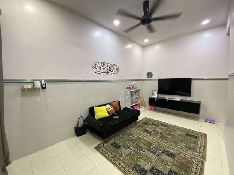 1-storey Terraced House for Sale in Kapar (Selangor) - Najihah Mokhtar - Living Room - PropertyGuru.com.my