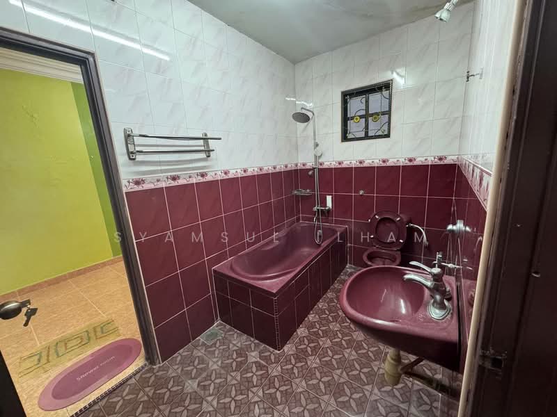 Seri kembangan untuk Untuk Dijual - RM 970,000, Mac 2026 - Bathroom - PropertyGuru.com.my