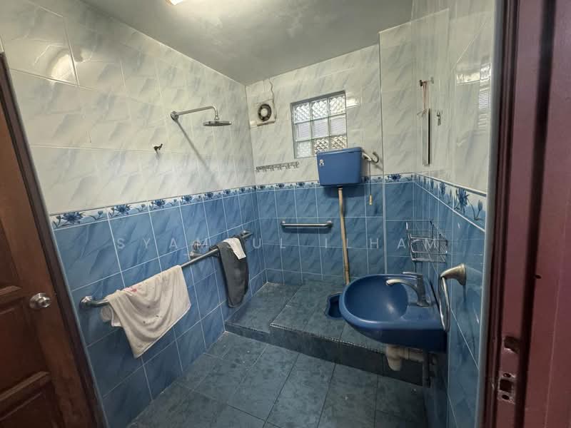 Seri kembangan untuk Untuk Dijual - RM 970,000, Mac 2026 - Bathroom - PropertyGuru.com.my