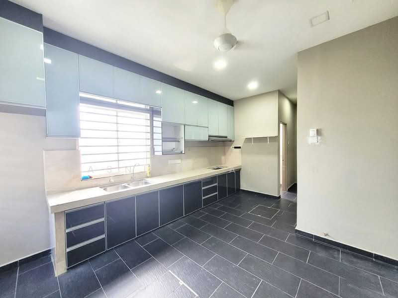 Semi-Detached House for Sale in Seremban (Negeri Sembilan) - Masnizah Arifin - Kitchen - PropertyGuru.com.my