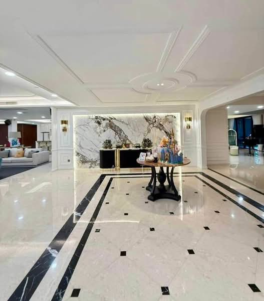 Skudai Taman Sutera Utama 2 Units of Combined Cluster House for sale untuk Untuk Dijual - RM 6,800,000, Feb 2026 - Lobby - PropertyGuru.com.my