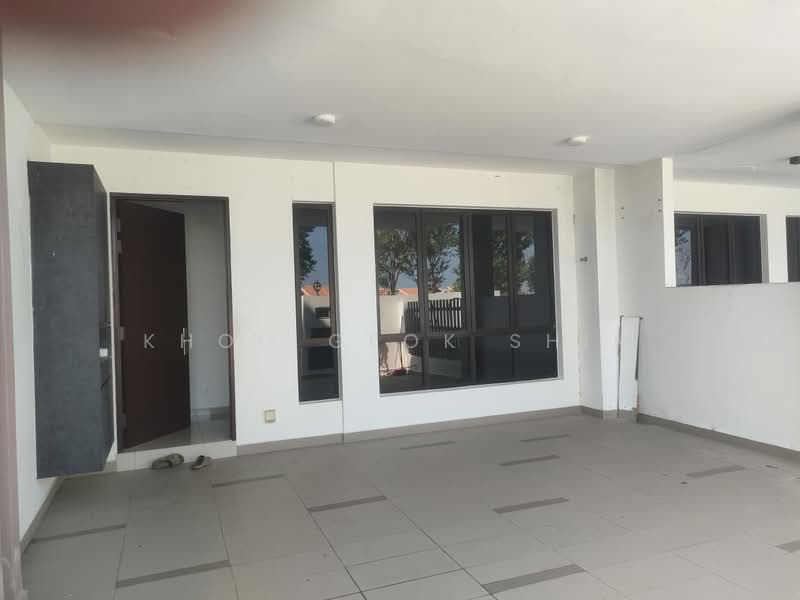 3-storey Terraced House for Sale in Setia Utama (Setia Alam) - KHOO GEOK SHIM - Entrance - PropertyGuru.com.my