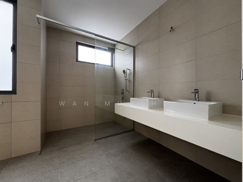 Semi-Detached House for Sale in Kota Kemuning (Shah Alam) - Wan Mujahid - Bathroom - PropertyGuru.com.my