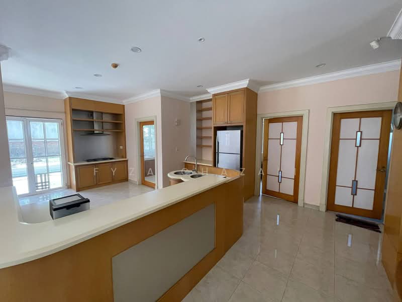 Perdana Lakeview East untuk Untuk Dijual - RM 3,300,000, Feb 2026 - Kitchen - PropertyGuru.com.my