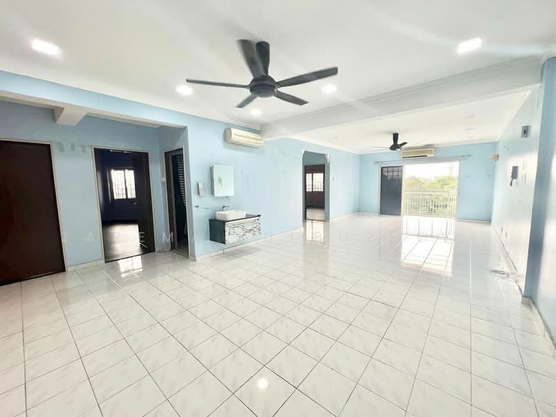 Condominium for Sale at Tiara Kelana - Zarema Kulbuzheva - Living Room - PropertyGuru.com.my