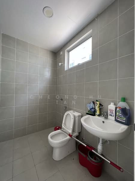 Tiara Sendayan untuk Untuk Disewa - RM 900 /bulan, Feb 2026 - Bathroom - PropertyGuru.com.my