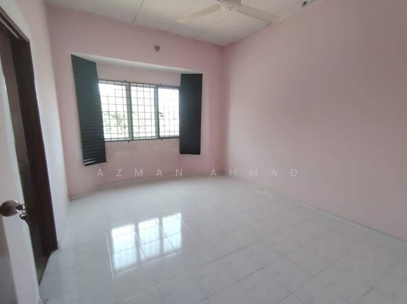 2-storey Terraced House for Sale in Bandar Baru Kundang (Rawang) - Azman Ahmad - PropertyGuru.com.my