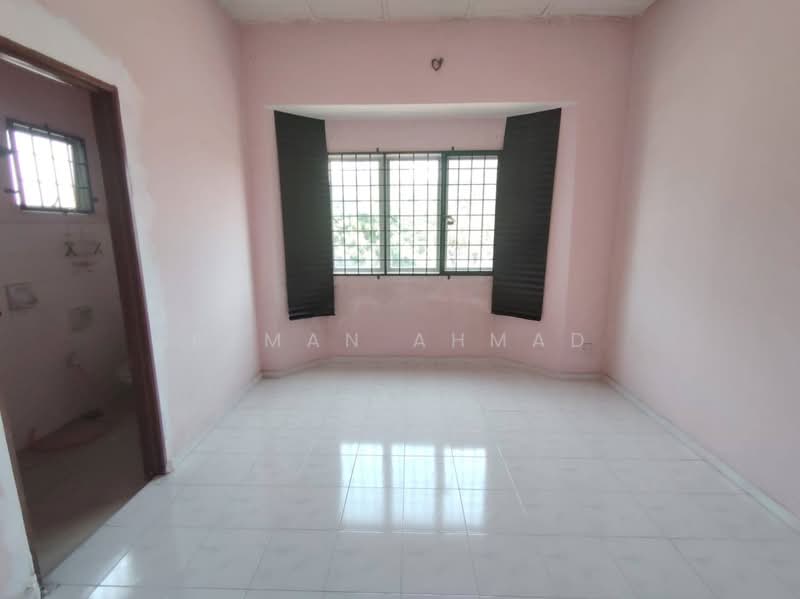 2-storey Terraced House for Sale in Bandar Baru Kundang (Rawang) - Azman Ahmad - PropertyGuru.com.my