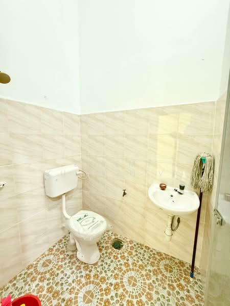 1-storey Terraced House for Sale in Semenyih (Selangor) - Zarema Kulbuzheva - Bathroom - PropertyGuru.com.my