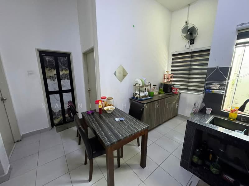 Sari Alamanda, Rawang, Selangor untuk Untuk Dijual - RM 405,000, Mac 2026 - Kitchen - PropertyGuru.com.my
