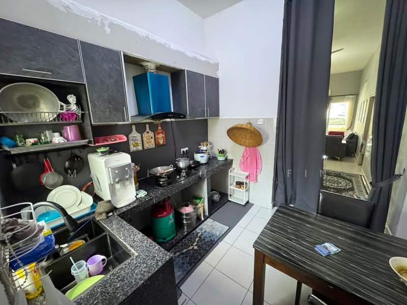 Sari Alamanda, Rawang, Selangor untuk Untuk Dijual - RM 405,000, Mac 2026 - Kitchen - PropertyGuru.com.my
