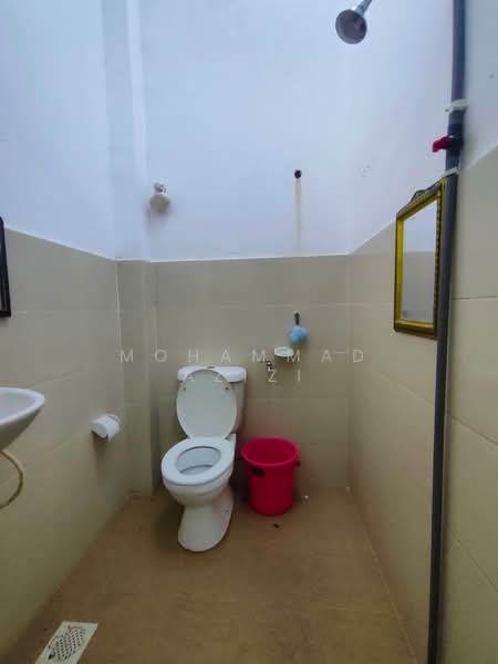 1.5-storey Terraced House for Sale in Kuantan (Pahang) - Mohammad Azizi - Bathroom - PropertyGuru.com.my