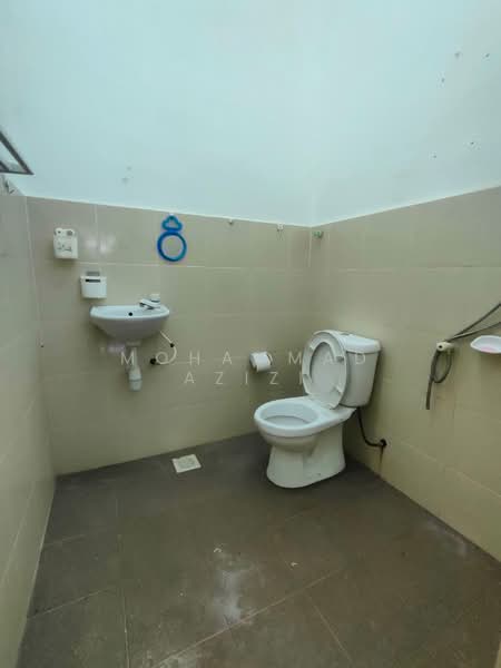 1.5-storey Terraced House for Sale in Kuantan (Pahang) - Mohammad Azizi - Bathroom - PropertyGuru.com.my