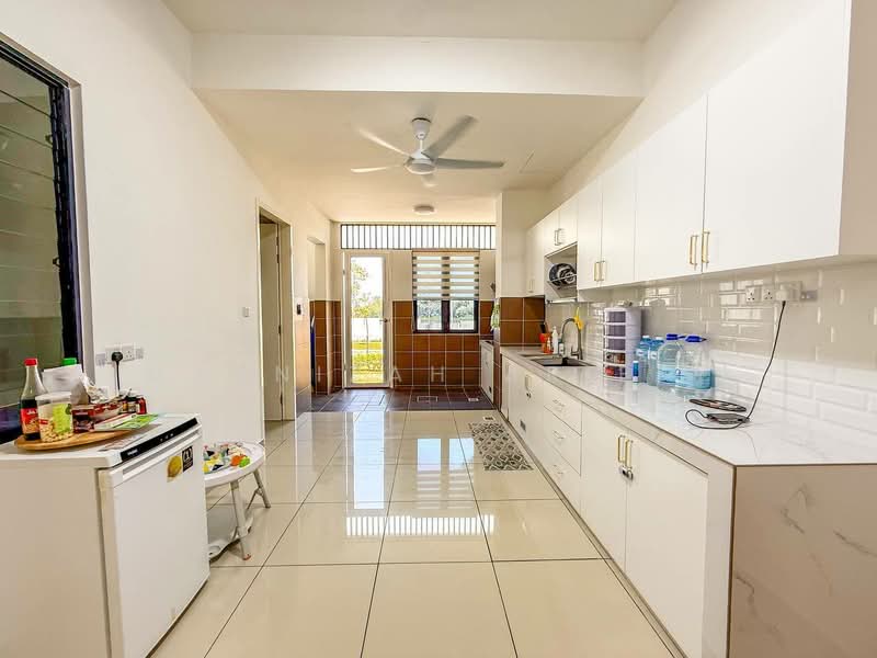 Serimba Terrace @ Bandar Bukit Mahkota untuk Untuk Dijual - RM 720,000, Mac 2026 - Kitchen - PropertyGuru.com.my
