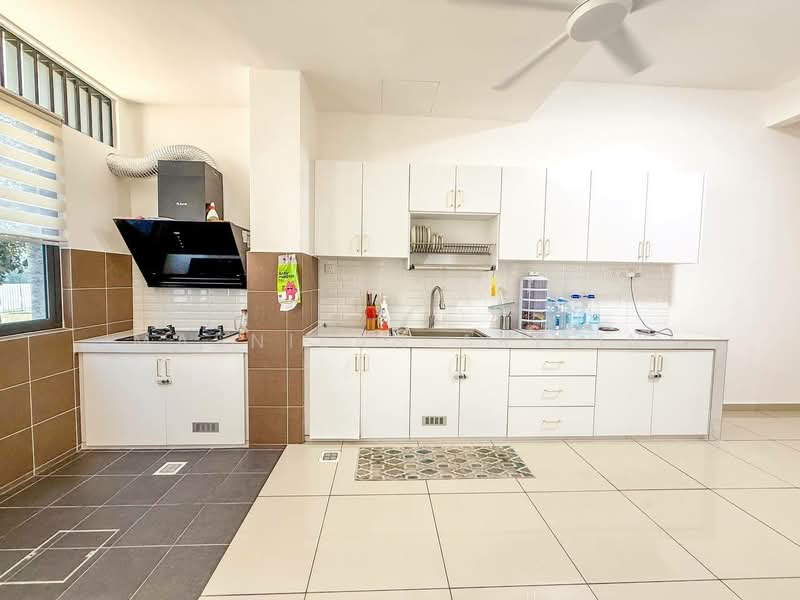 Serimba Terrace @ Bandar Bukit Mahkota untuk Untuk Dijual - RM 720,000, Mac 2026 - Kitchen - PropertyGuru.com.my