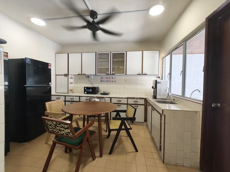 2-storey Terraced House for Rent in Taman Mayang (Petaling Jaya) - Lauran Chuah - Kitchen - PropertyGuru.com.my