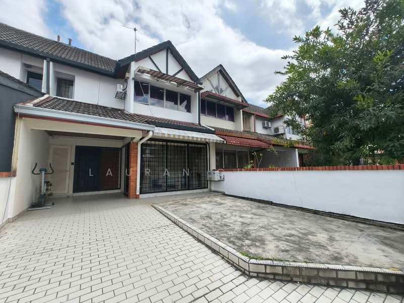 2-storey Terraced House for Rent in Taman Sea (Petaling Jaya) - Lauran Chuah - Exterior - PropertyGuru.com.my