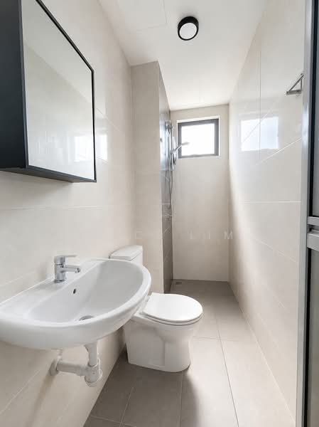 Kediaman Servis untuk Dijual di Maple Residences @ Bandar Bestari Klang - Vince Lim - Bathroom - PropertyGuru.com.my