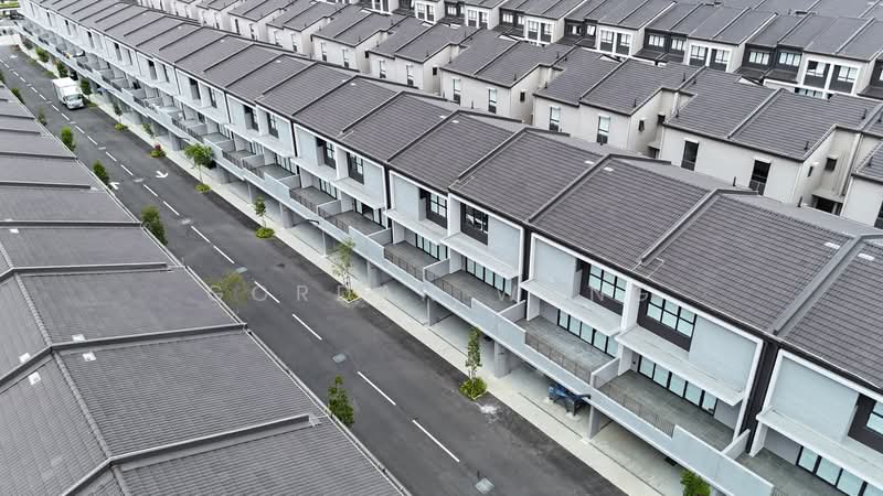 2.5-storey Terraced House for Sale in Taman Bukit Serdang (Seri Kembangan) - Gordan Wong - Exterior - PropertyGuru.com.my