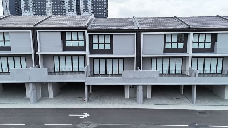 2.5-storey Terraced House for Sale in Taman Bukit Serdang (Seri Kembangan) - Gordan Wong - Exterior - PropertyGuru.com.my