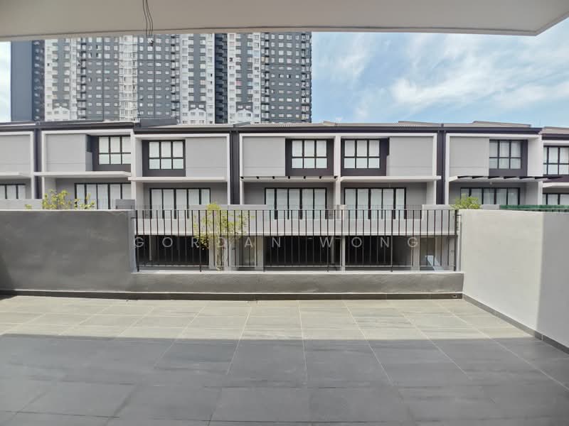 2.5-storey Terraced House for Sale in Taman Bukit Serdang (Seri Kembangan) - Gordan Wong - Exterior - PropertyGuru.com.my