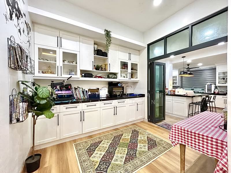Taman Cahaya Alam untuk Untuk Dijual - RM 1,700,000, Mac 2026 - Kitchen - PropertyGuru.com.my