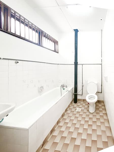 Seksyen 6 untuk Untuk Dijual - RM 799,000, Mac 2026 - Bathroom - PropertyGuru.com.my