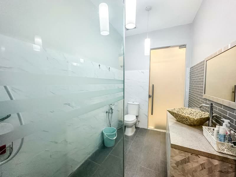 Taman Bukit Utama untuk Untuk Dijual - RM 900,000, Feb 2026 - Bathroom - PropertyGuru.com.my