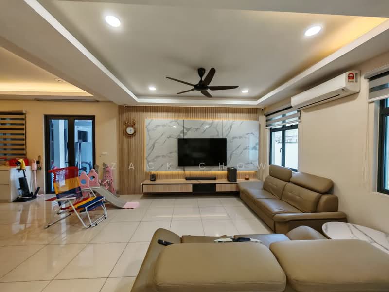 Cluster House for Sale in Taman Mount Austin (Tebrau) - Zack Chow - Living Room - PropertyGuru.com.my