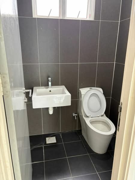 Skysuites @ Meldrum Hills untuk Untuk Disewa - RM 2,000 /bulan, Feb 2026 - Bathroom - PropertyGuru.com.my