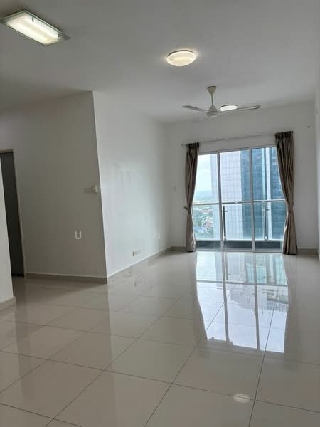 Skysuites @ Meldrum Hills untuk Untuk Disewa - RM 2,000 /bulan, Feb 2026 - Living Room - PropertyGuru.com.my