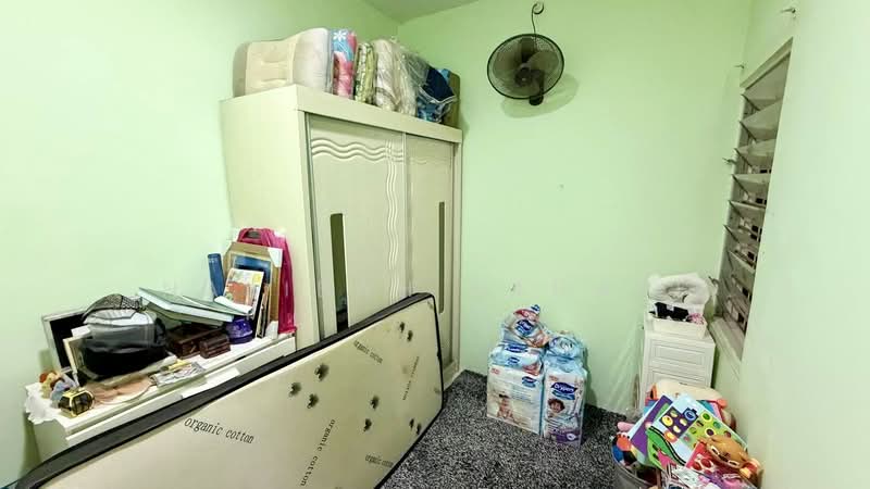 1-storey Terraced House for Sale in Bandar Saujana Putra (Tanjong Duabelas) - Najibah Sahari - Bedroom - PropertyGuru.com.my