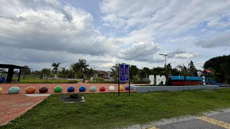 1-storey Terraced House for Sale in Bandar Saujana Putra (Tanjong Duabelas) - Najibah Sahari - Exterior - PropertyGuru.com.my