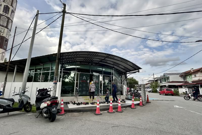 1-storey Terraced House for Sale in Bandar Saujana Putra (Tanjong Duabelas) - Najibah Sahari - Exterior - PropertyGuru.com.my