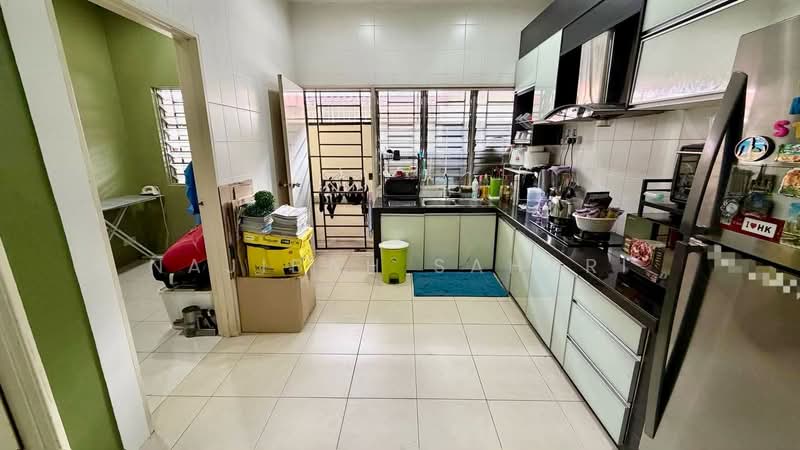 1-storey Terraced House for Sale in Bandar Saujana Putra (Tanjong Duabelas) - Najibah Sahari - Kitchen - PropertyGuru.com.my