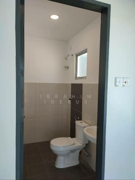 Semi-Detached House for Sale in Rawang (Selangor) - Ibrahim Iderus - Bathroom - PropertyGuru.com.my