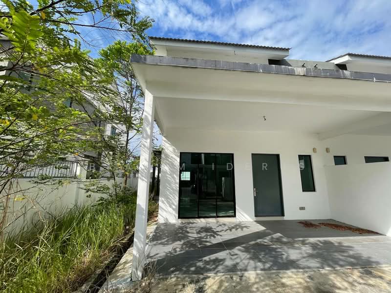 Semi-Detached House for Sale in Rawang (Selangor) - Ibrahim Iderus - Exterior - PropertyGuru.com.my