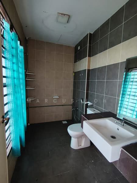 2.5-storey Terraced House for Sale in Bandar Seri Alam (Masai) - Marcus Loh - Bathroom - PropertyGuru.com.my