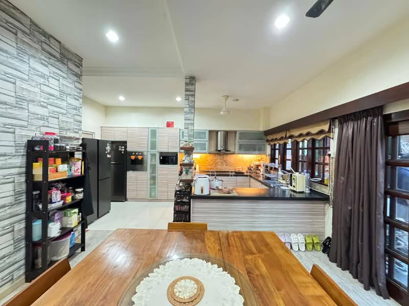 2.5-storey Terraced House for Sale in Ampang Jaya (Ampang) - Ali Idris - Kitchen - PropertyGuru.com.my