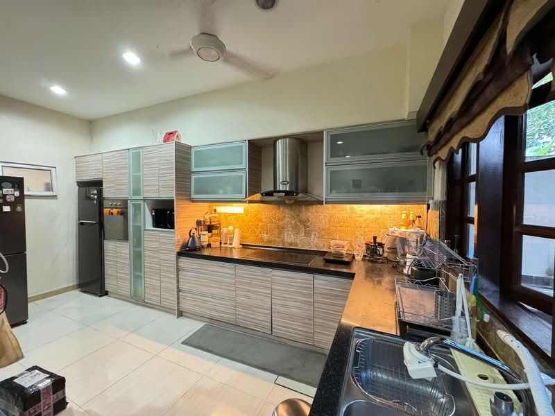 2.5-storey Terraced House for Sale in Ampang Jaya (Ampang) - Ali Idris - Kitchen - PropertyGuru.com.my
