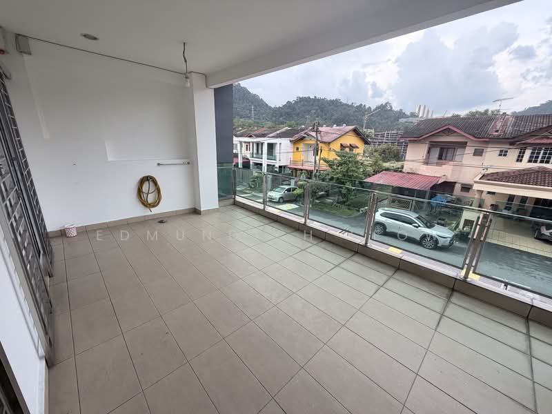 Bandar Baru Selayang Bidara Selayang Jaya untuk Untuk Disewa - RM 2,500 /bulan, Apr 2026 - Balcony - PropertyGuru.com.my
