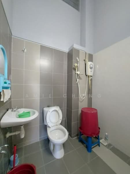 Cluster House for Sale in Medan Klebang Elit (Chemor) - Amie Chong - Bathroom - PropertyGuru.com.my
