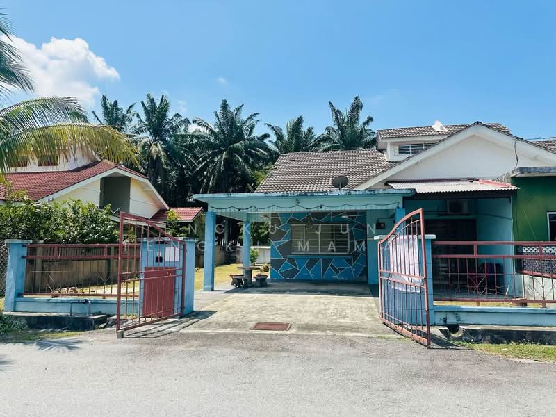 Semi-Detached House for Sale in Sepang (Selangor) - Tengku June Tengku Mamat - Exterior - PropertyGuru.com.my